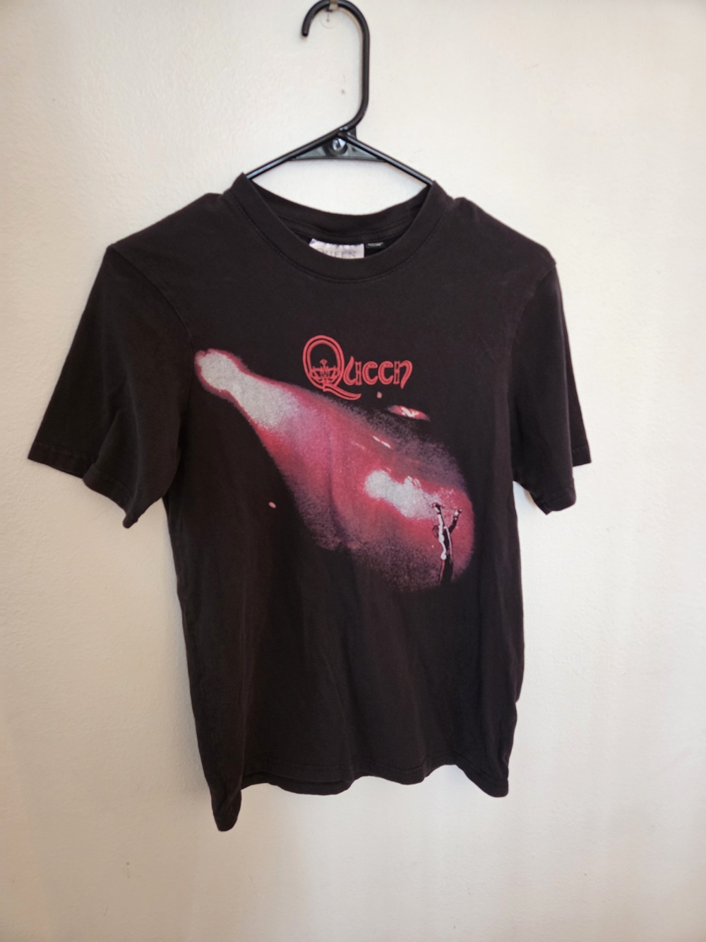 Queen Band Tee